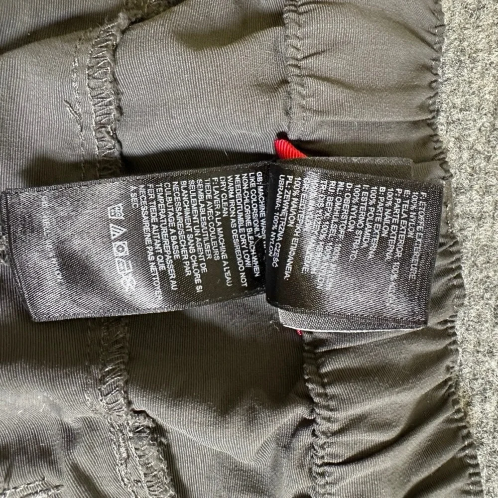 The North Face Mens Class V Belted Shorts Asphalt Grey Nylon Hiking Medium